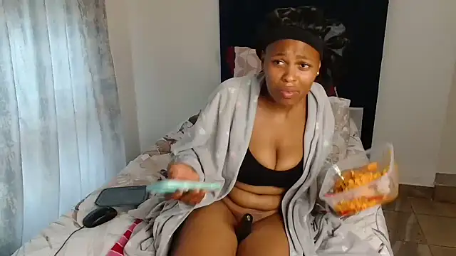 Bubbles156 online show from December 4, 2025, 8:24 am