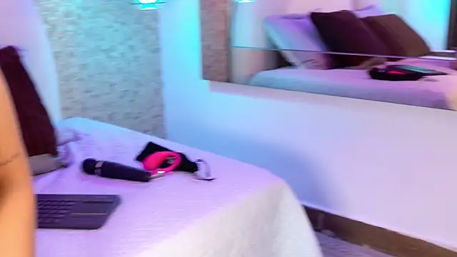 emmy rose25 online show from March 24, 2026, 11:43 am