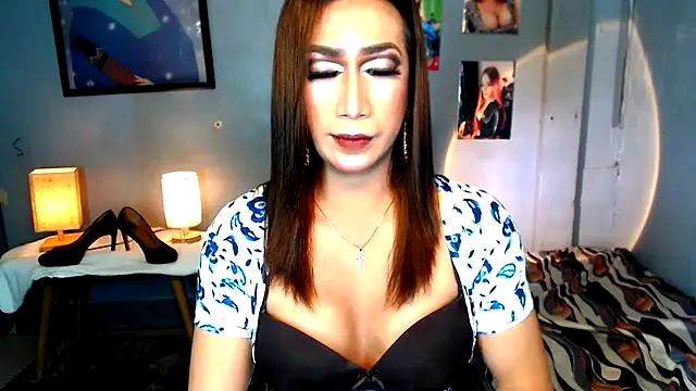 littleredbunny27 online show from March 16, 2026, 8:55 pm