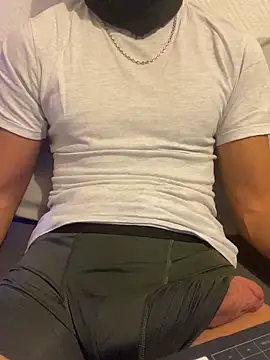 Snapshot of Rebeudeter_ chatting on November 22, 2025, 10:19 pm Rebeudeter online show from November 22, 2025, 10:19 pm