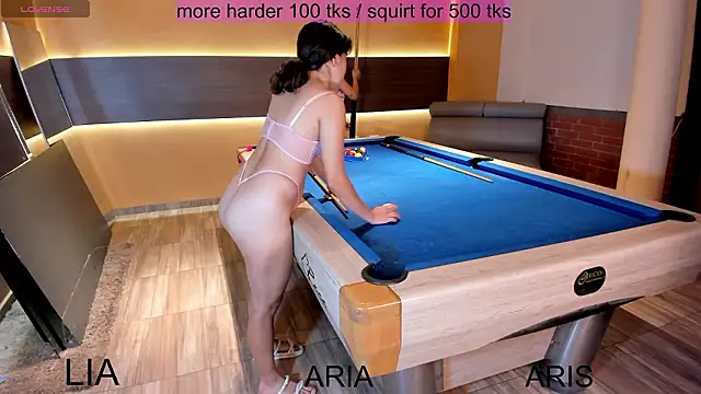 Snapshot of Glamorous_Giirlss chatting on February 5, 2026, 12:56 pm Glamorous Giirlss online show from February 5, 2026, 12:56 pm