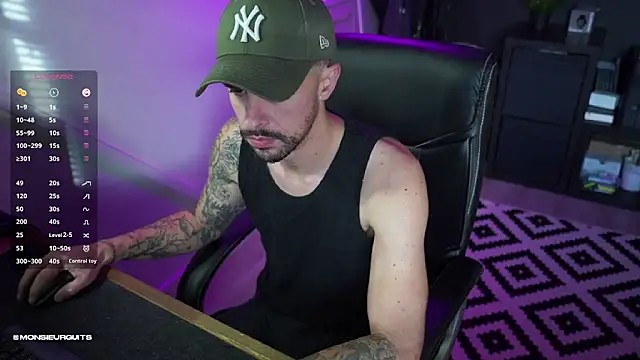 Snapshot of monsieurguitsxxx chatting on December 5, 2025, 1:21 pm monsieurguitsxxx online show from December 5, 2025, 1:21 pm