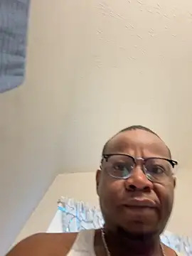 Snapshot of SincereMoneyBJ chatting on October 22, 2025, 12:15 pm SincereMoneyBJ online show from October 22, 2025, 12:15 pm