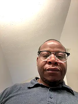 Snapshot of SincereMoneyBJ chatting on October 23, 2025, 9:24 pm SincereMoneyBJ online show from October 23, 2025, 9:24 pm