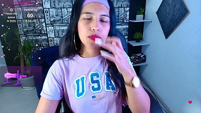 Snapshot of Sub_Scarlett chatting on December 3, 2025, 8:08 pm Sub Scarlett online show from December 3, 2025, 8:08 pm