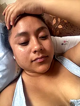 Snapshot of Techi0525 chatting on November 8, 2025, 8:12 pm Techi0525 online show from November 8, 2025, 8:12 pm