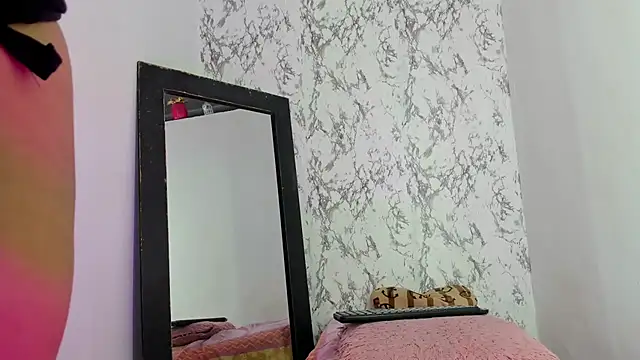 kataleyaAlenan online show from November 27, 2025, 1:55 pm