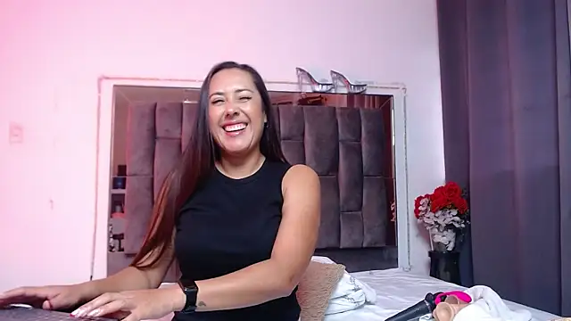 Salmma Milf online show from April 8, 2026, 11:55 am