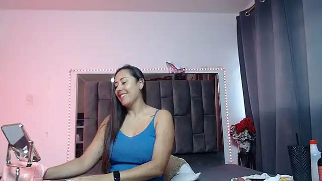 Snapshot of Salmma_Milf chatting on April 25, 2026, 11:46 am Salmma Milf online show from April 25, 2026, 11:46 am