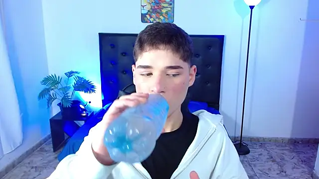 Snapshot of Mattass18 chatting on February 2, 2026, 1:32 pm Mattass18 online show from February 2, 2026, 1:32 pm