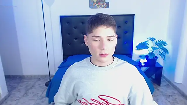 Snapshot of Mattass18 chatting on January 13, 2026, 1:37 pm Mattass18 online show from January 13, 2026, 1:37 pm