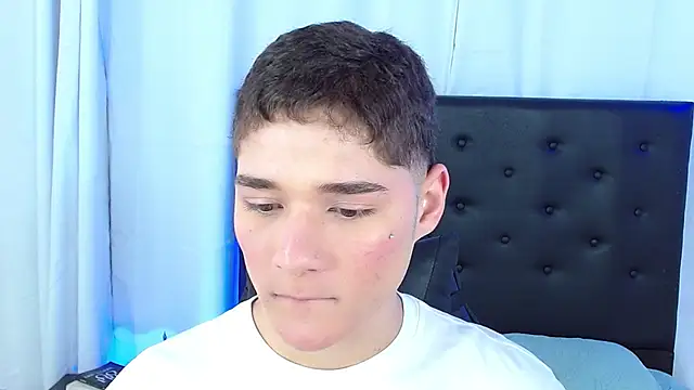 Snapshot of Mattass18 chatting on February 25, 2026, 1:33 pm Mattass18 online show from February 25, 2026, 1:33 pm