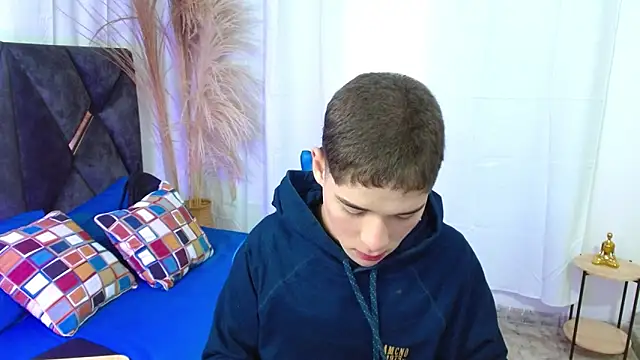 Snapshot of Mattass18 chatting on November 6, 2025, 1:48 pm Mattass18 online show from November 6, 2025, 1:48 pm