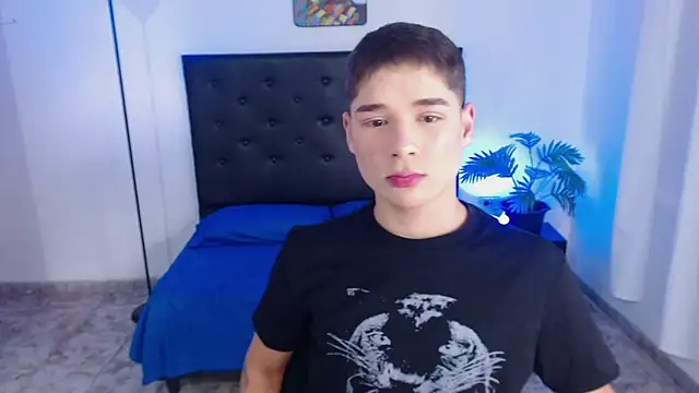 Snapshot of Mattass18 chatting on January 14, 2026, 1:37 pm Mattass18 online show from January 14, 2026, 1:37 pm