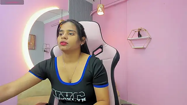 jazmin lovee online show from October 22, 2025, 10:58 am