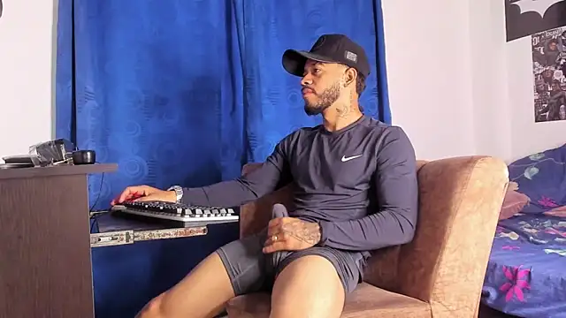 Snapshot of Kylian_Alessandro chatting on January 14, 2026, 11:58 am Kylian Alessandro online show from January 14, 2026, 11:58 am