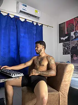 Snapshot of Kylian_Alessandro chatting on February 15, 2026, 7:57 pm Kylian Alessandro online show from February 15, 2026, 7:57 pm