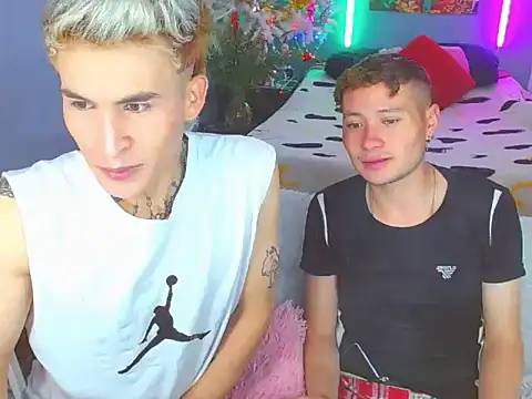 Snapshot of Latin_boysxxxx chatting on November 10, 2025, 4:28 am Latin boysxxxx online show from November 10, 2025, 4:28 am