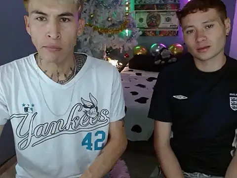 Snapshot of Latin_boysxxxx chatting on October 31, 2025, 10:16 pm Latin boysxxxx online show from October 31, 2025, 10:16 pm