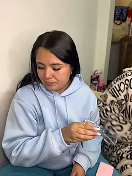 Snapshot of Mellani_luod chatting on May 16, 2026, 3:38 am Mellani luod online show from May 16, 2026, 3:38 am