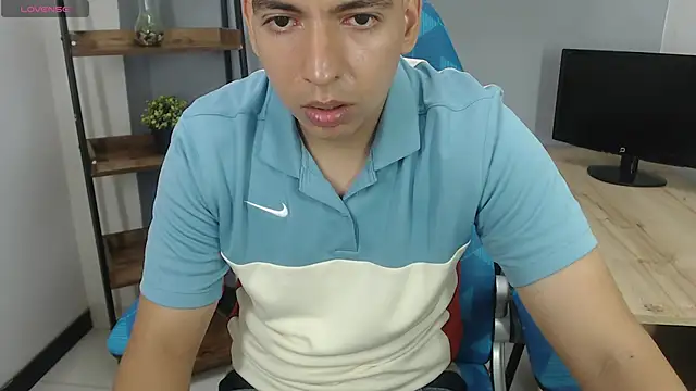 Axel Stones  online show from October 18, 2025, 3:14 pm