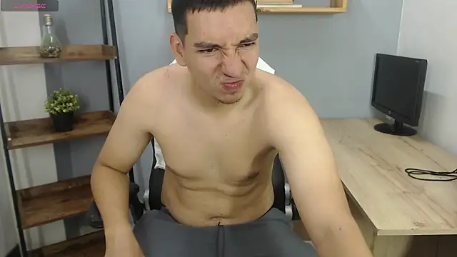 Axel Stones  online show from November 11, 2025, 2:34 pm