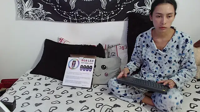 Snapshot of abby_n_emily chatting on February 10, 2026, 2:27 pm abby n emily online show from February 10, 2026, 2:27 pm