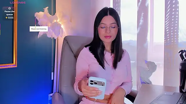 Snapshot of Rashel_Frost_ chatting on May 2, 2026, 2:33 pm Rashel Frost online show from May 2, 2026, 2:33 pm