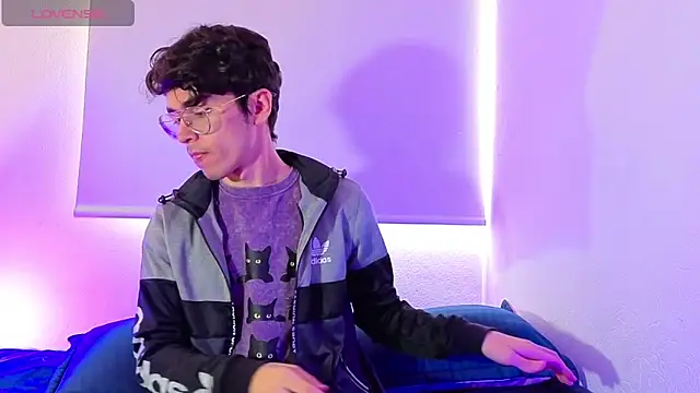 Snapshot of dani_angel_dark chatting on February 17, 2026, 7:00 pm dani angel dark online show from February 17, 2026, 7:00 pm