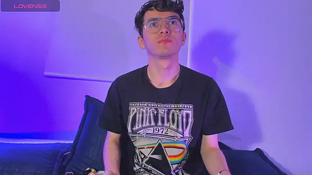 Snapshot of dani_angel_dark chatting on January 9, 2026, 9:33 pm dani angel dark online show from January 9, 2026, 9:33 pm