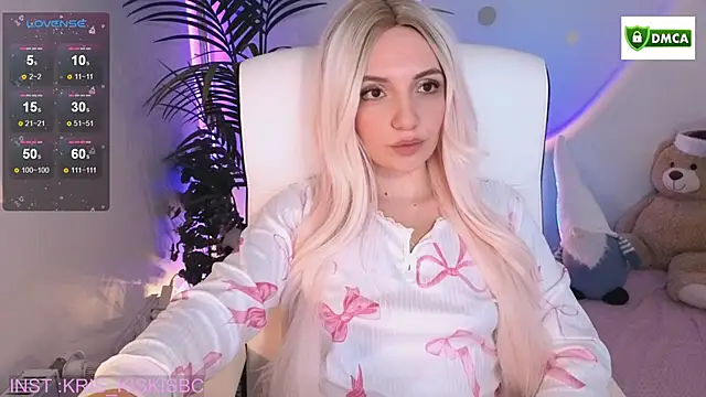 Snapshot of cute_cake chatting on December 16, 2025, 2:32 pm cute cake online show from December 16, 2025, 2:32 pm