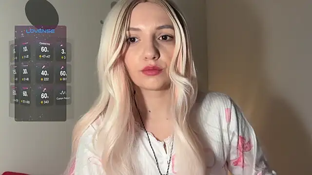 Snapshot of cute_cake chatting on January 7, 2026, 7:24 am cute cake online show from January 7, 2026, 7:24 am