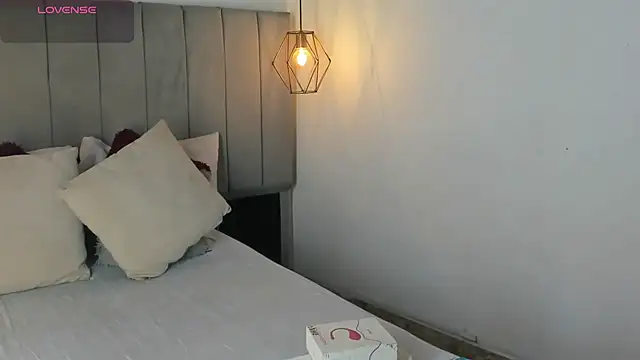 Pamela occoner  online show from November 12, 2025, 5:06 pm