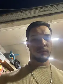 Snapshot of Leonardmoppet chatting on November 11, 2025, 11:42 pm Leonardmoppet online show from November 11, 2025, 11:42 pm