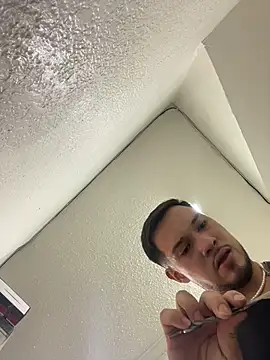 Snapshot of Leonardmoppet chatting on October 26, 2025, 9:26 pm Leonardmoppet online show from October 26, 2025, 9:26 pm