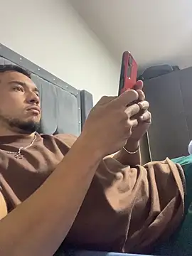 Snapshot of Leonardmoppet chatting on November 1, 2025, 5:14 am Leonardmoppet online show from November 1, 2025, 5:14 am