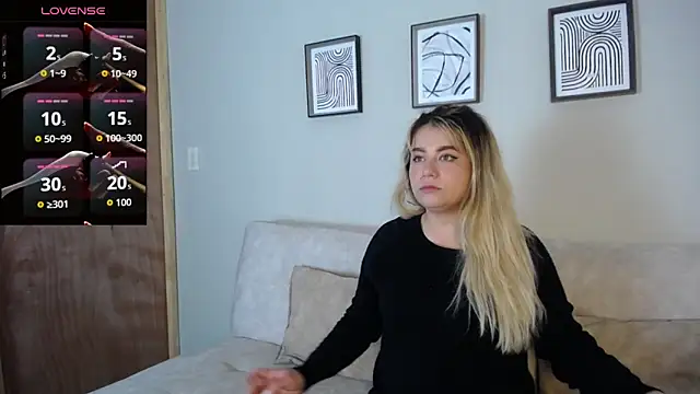 Snapshot of Sweet_Bella_Valery chatting on October 24, 2025, 9:58 pm Sweet Bella Valery online show from October 24, 2025, 9:58 pm