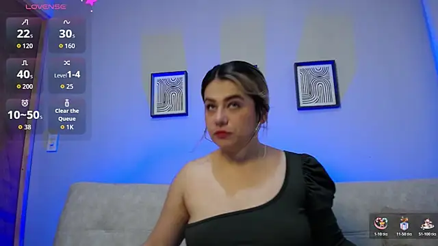 Snapshot of Sweet_Bella_Valery chatting on November 14, 2025, 10:24 pm Sweet Bella Valery online show from November 14, 2025, 10:24 pm