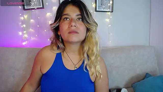 Sweet Bella Valery online show from April 16, 2026, 9:39 pm