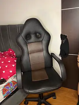 chucky karla online show from February 18, 2026, 5:27 am