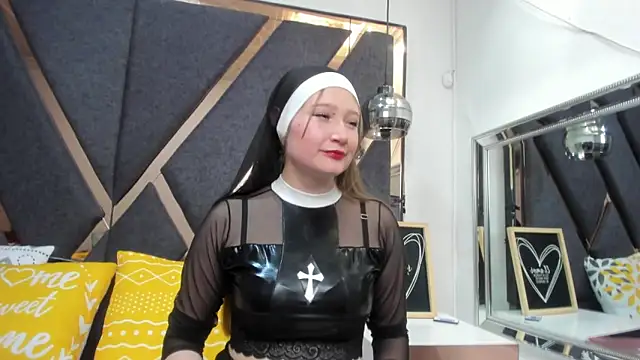 Snapshot of CuteIrina chatting on October 17, 2025, 8:21 pm CuteIrina online show from October 17, 2025, 8:21 pm