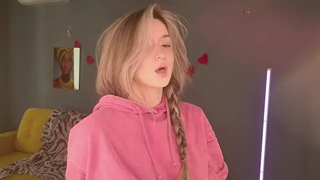 BellaSink online show from March 18, 2026, 5:32 am