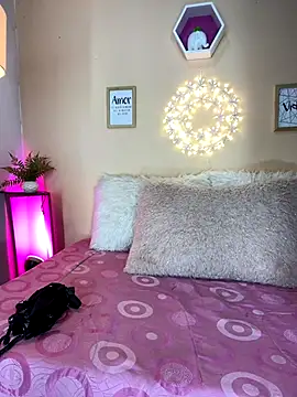 Meggie  online show from November 12, 2025, 11:19 pm