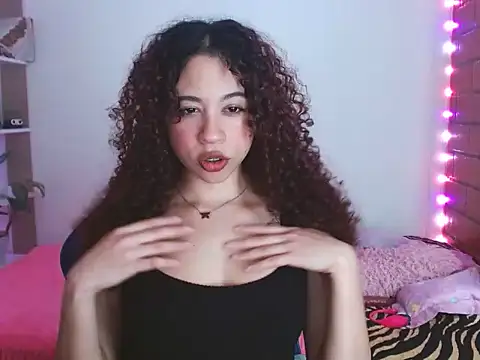 Medussa3033 online show from March 28, 2026, 8:43 pm