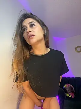 Snapshot of Aliss_rose chatting on November 7, 2025, 11:30 pm Aliss rose online show from November 7, 2025, 11:30 pm