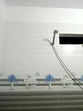 Snapshot of Myzak- chatting on December 14, 2025, 2:22 pm Myzak- online show from December 14, 2025, 2:22 pm