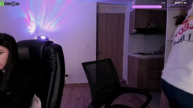 Snapshot of Mikeyvioleta_ chatting on May 21, 2026, 9:06 am Mikeyvioleta online show from May 21, 2026, 9:06 am