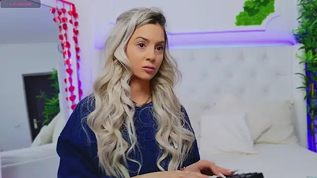 AriannaSins online show from March 4, 2025, 1:17 pm