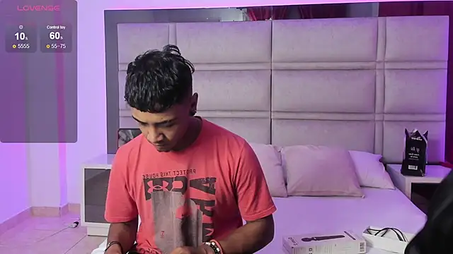 Snapshot of SweetAndSinful chatting on November 4, 2025, 3:21 am SweetAndSinful online show from November 4, 2025, 3:21 am