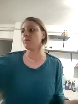 SandyCassie online show from April 13, 2026, 5:17 pm